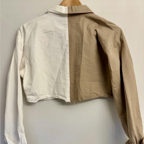 Stylish Two-Tone Crop Top in Tan and White - Picture 3 of 4
